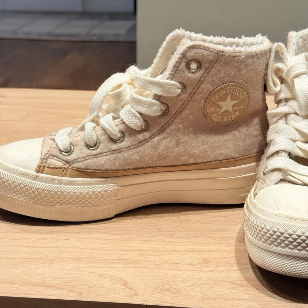 CONVERSE Chuck Taylor All Star Lift Platform Faux Mohair Size 6